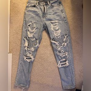 American Eagle Ripped Mom Jean